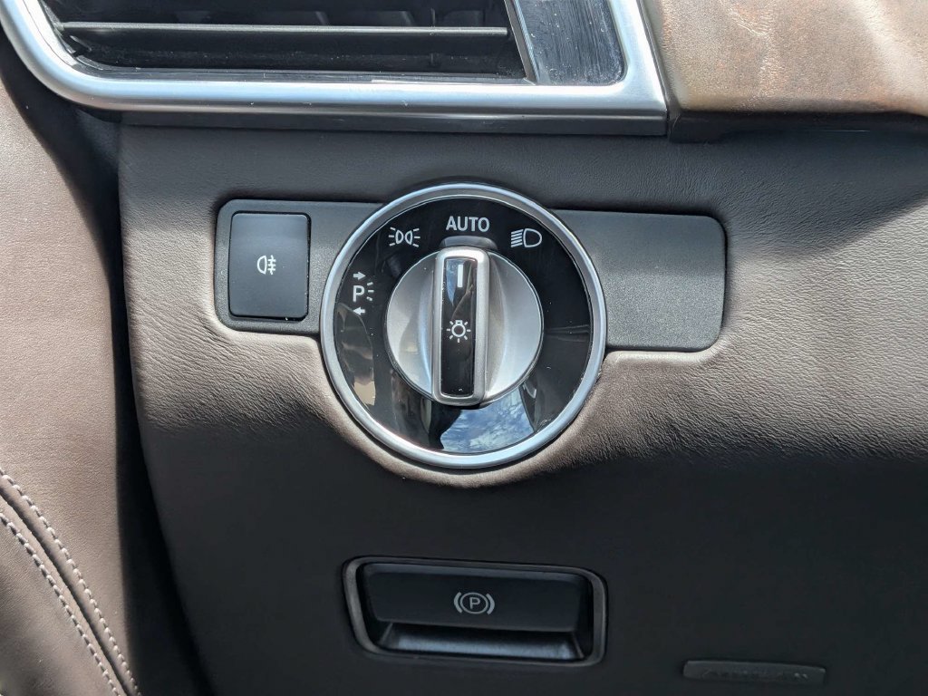 Used 2019 Mercedes-Benz GLS 550 4MATIC image 22