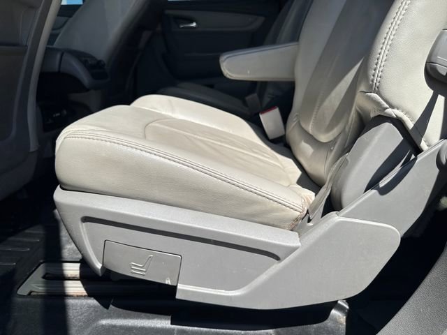 Used 2015 Chevrolet Traverse LT image 47