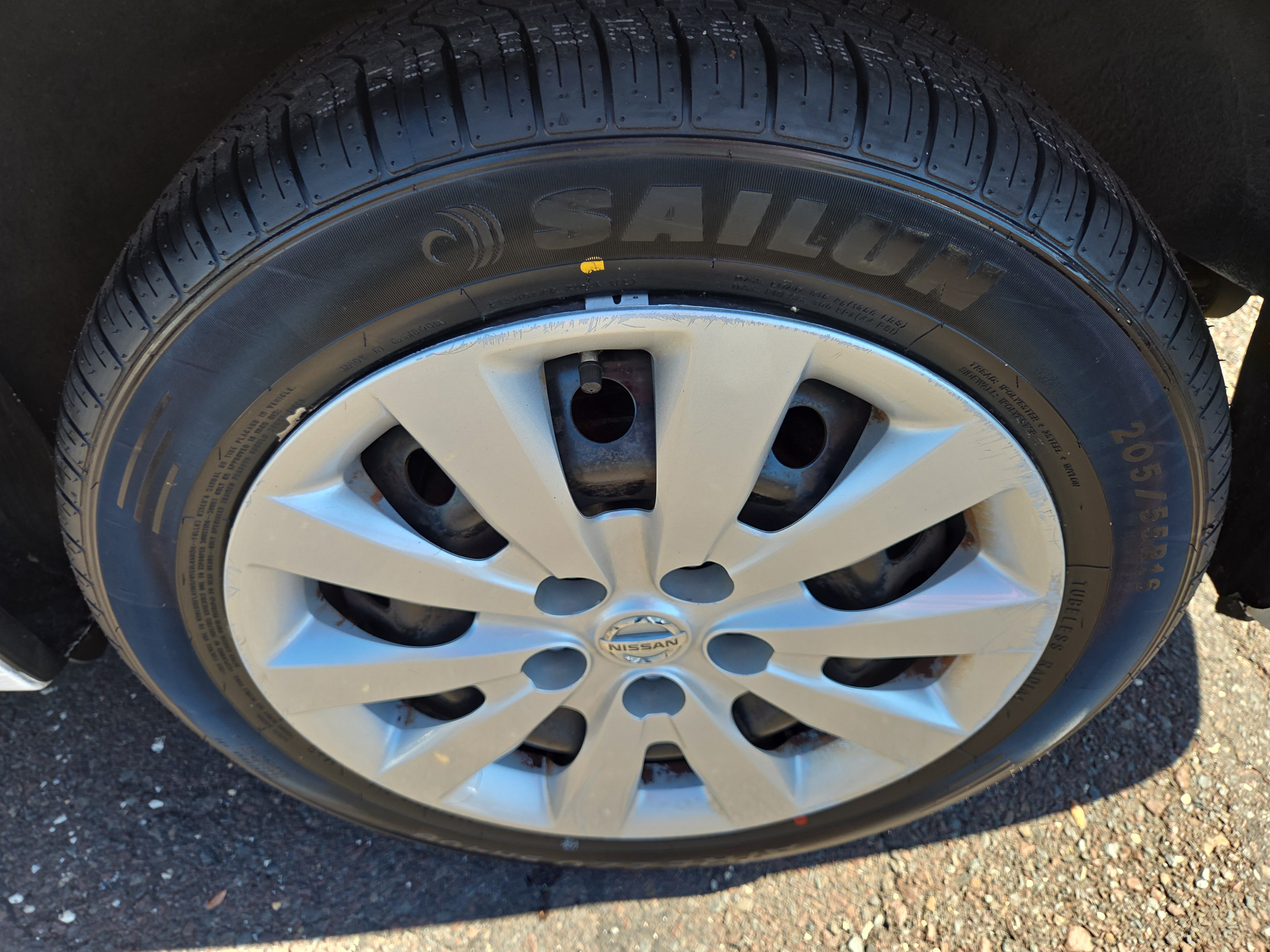 Used 2014 Nissan Sentra S FWD image 11