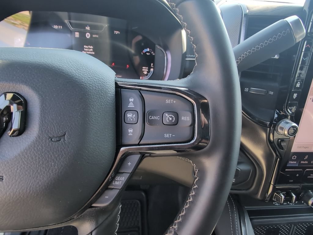Used 2025 RAM 3500 Limited AWD/4WD image 17