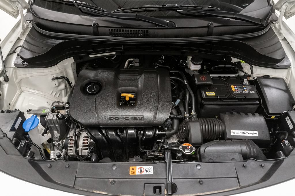 Used 2025 Kia Soul LX w/ LX Technology Package FWD image 3