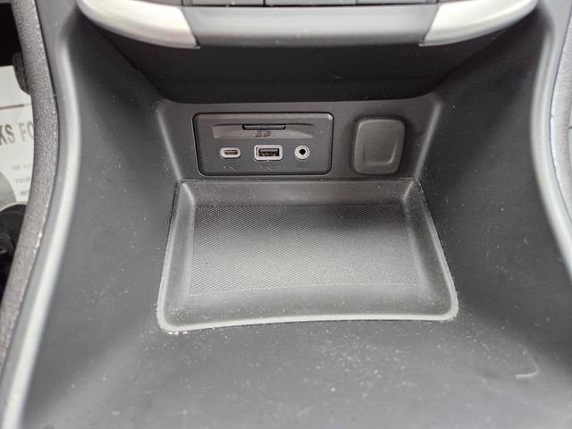 Used 2024 GMC Terrain SLT w/ Infotainment Package II image 32