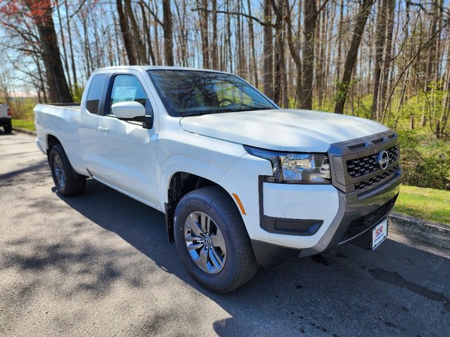 Certified 2025 Nissan Frontier SV image 1