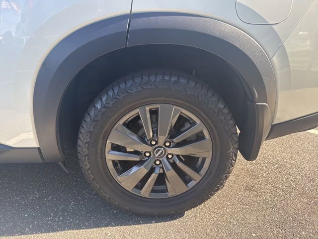 Used 2022 Nissan Pathfinder SV image 33