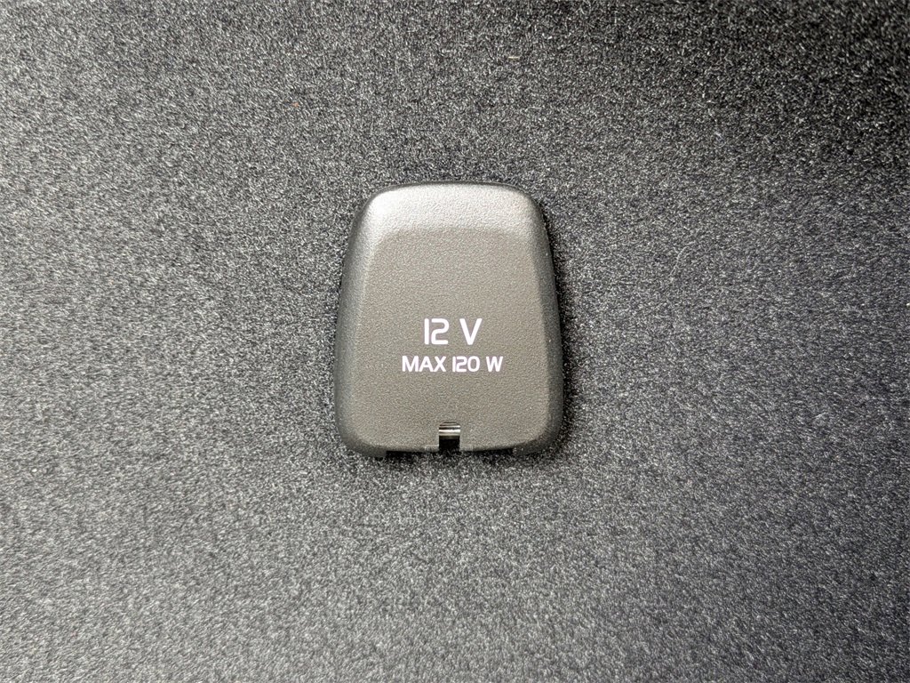 Certified 2026 Volvo XC90 B6 Plus w/ Protection Package Premier image 15