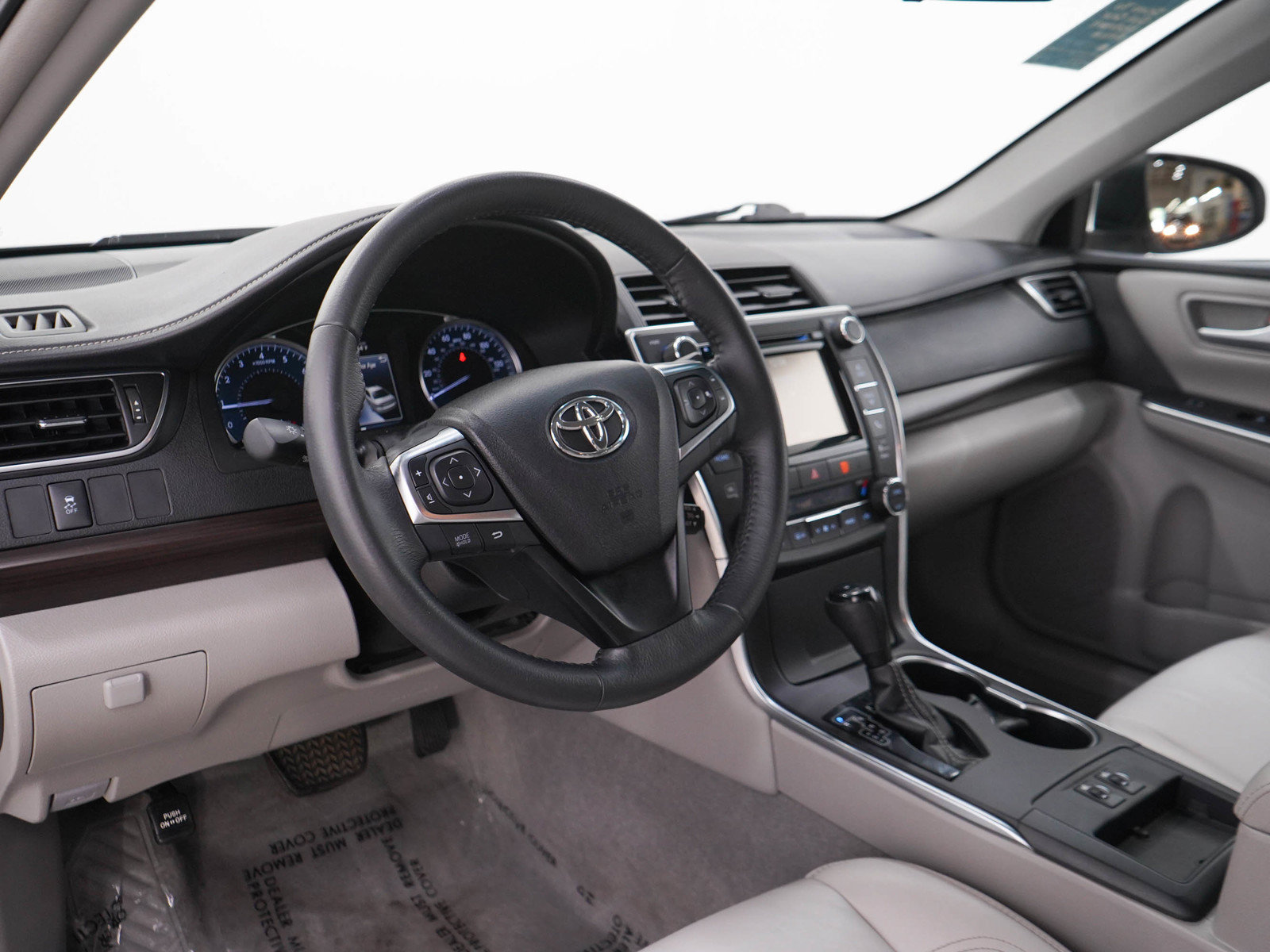 Used 2017 Toyota Camry XLE w/ Protection Package (Q2) FWD image 22
