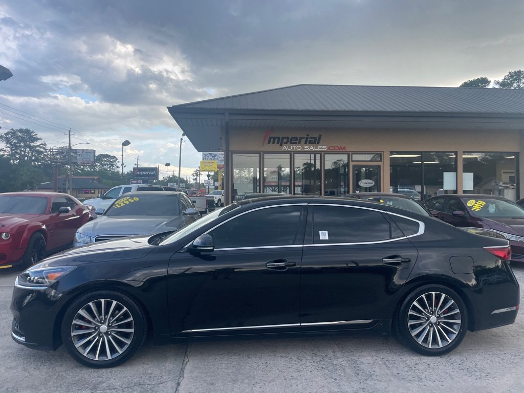 Used 2017 Kia Cadenza Technology