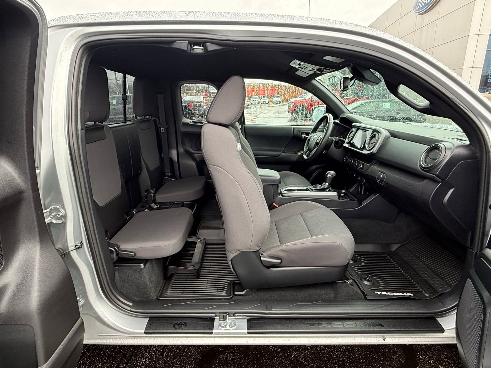 Used 2018 Toyota Tacoma TRD Off-Road image 15