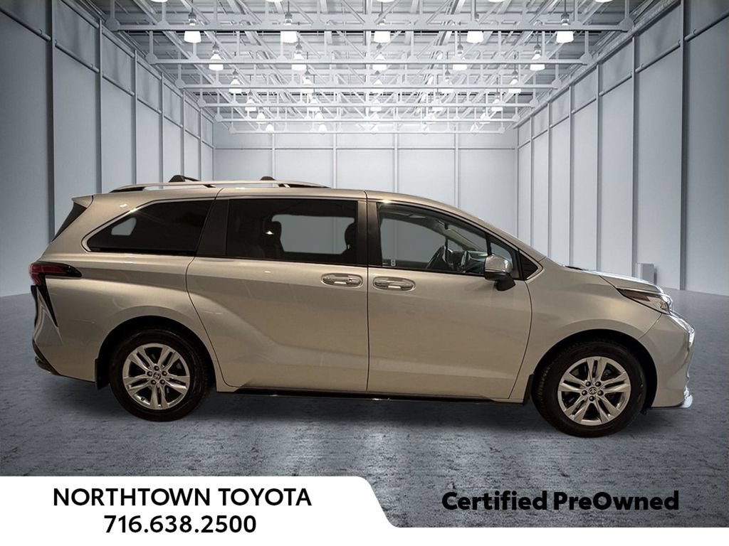 Used 2022 Toyota Sienna Limited AWD/4WD image 4