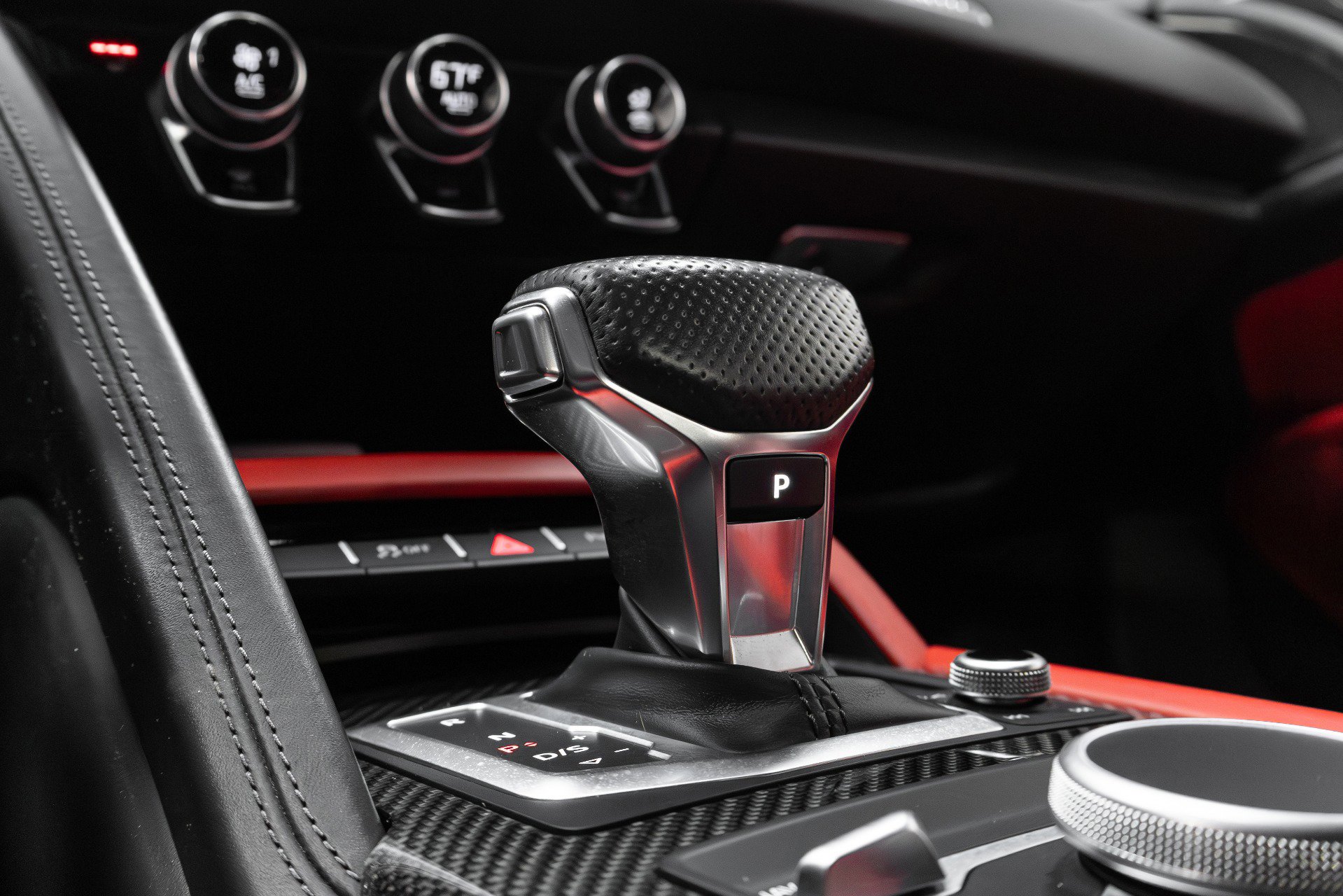 Used 2018 Audi R8 V10 w/ Premium Package image 70