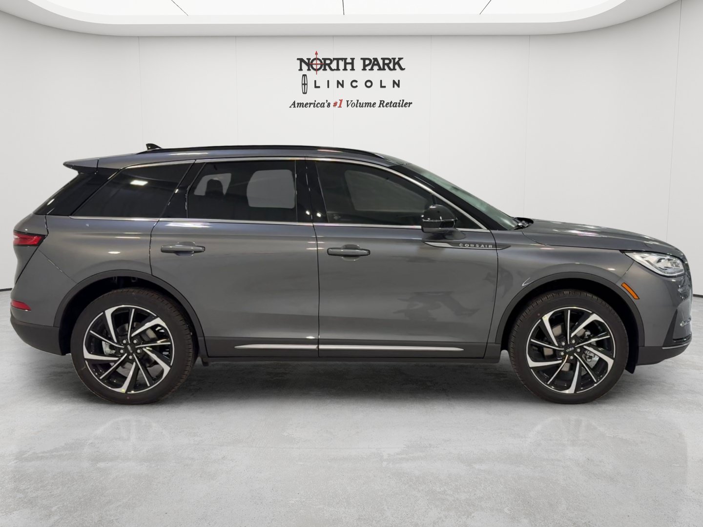 New 2026 Lincoln Corsair Reserve AWD/4WD image 2