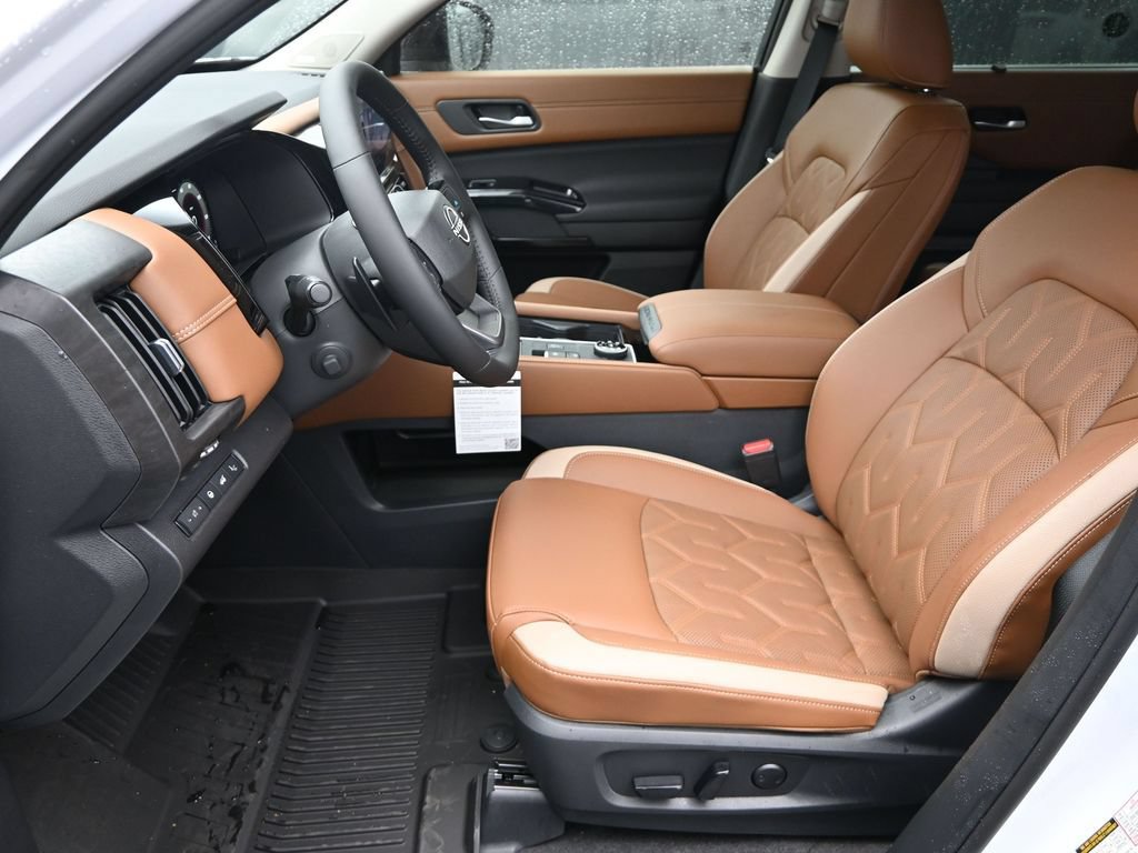 New 2026 Nissan Pathfinder Platinum w/ Cargo Package AWD/4WD image 17