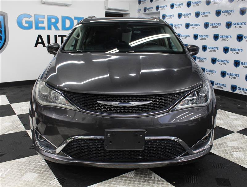 Used 2017 Chrysler Pacifica Touring-L image 6