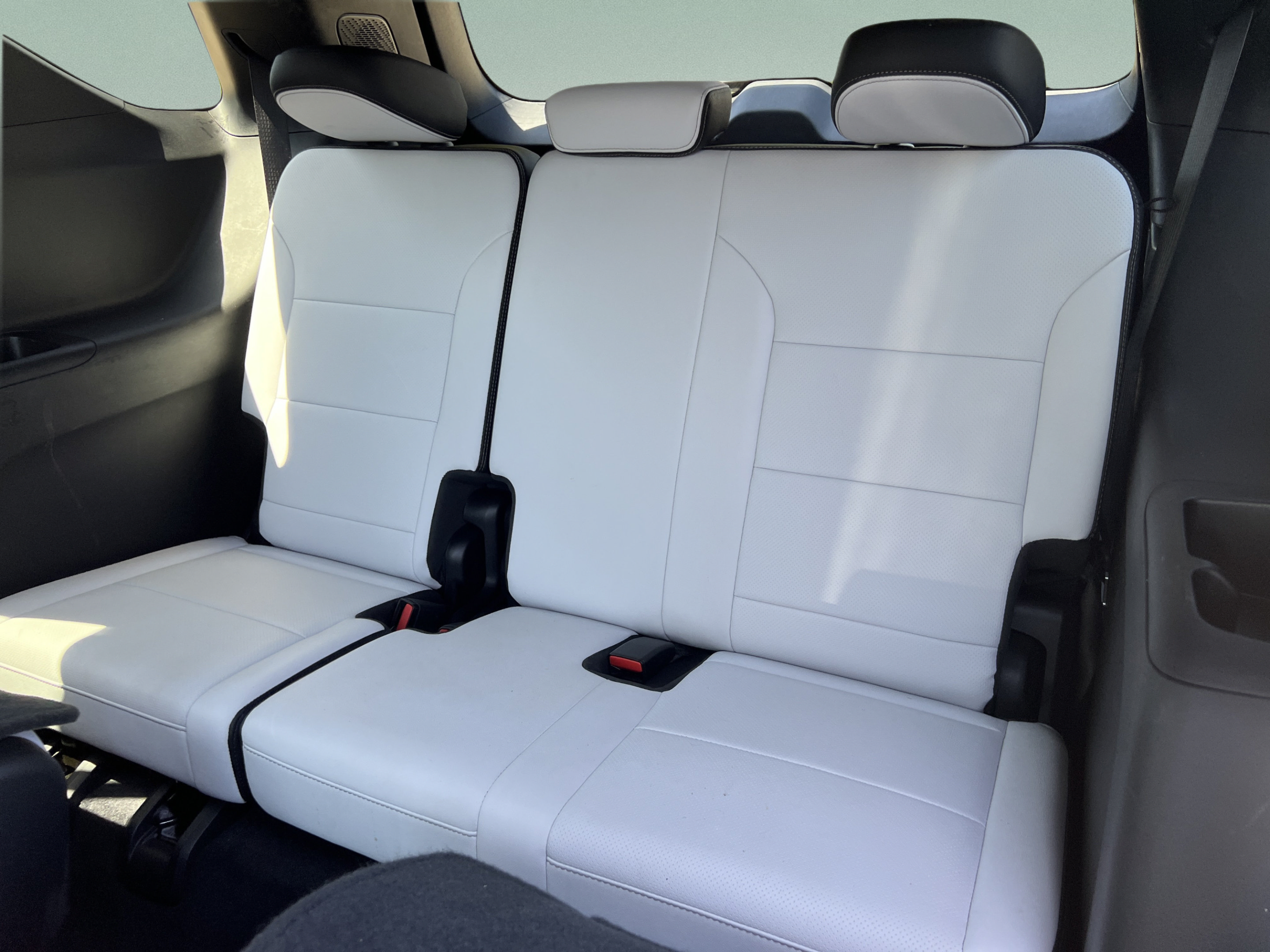 Used 2025 Chevrolet Traverse High Country w/ LPO, Floor Liner Package AWD/4WD image 25