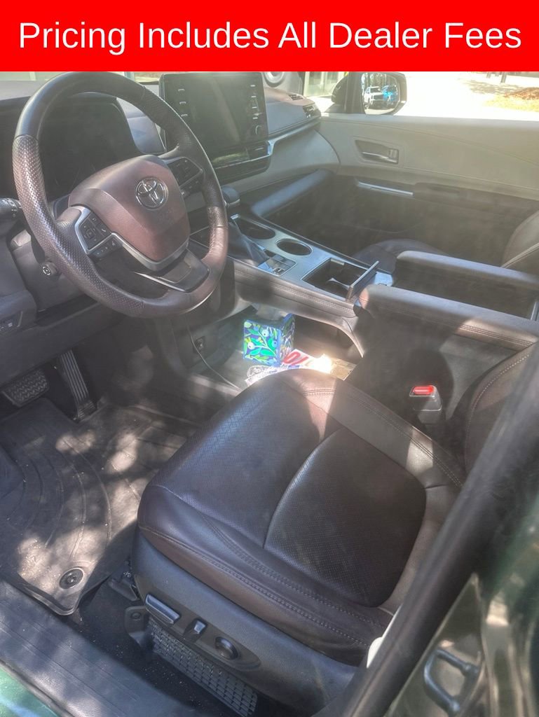 Used 2022 Toyota Sienna Platinum AWD/4WD image 7