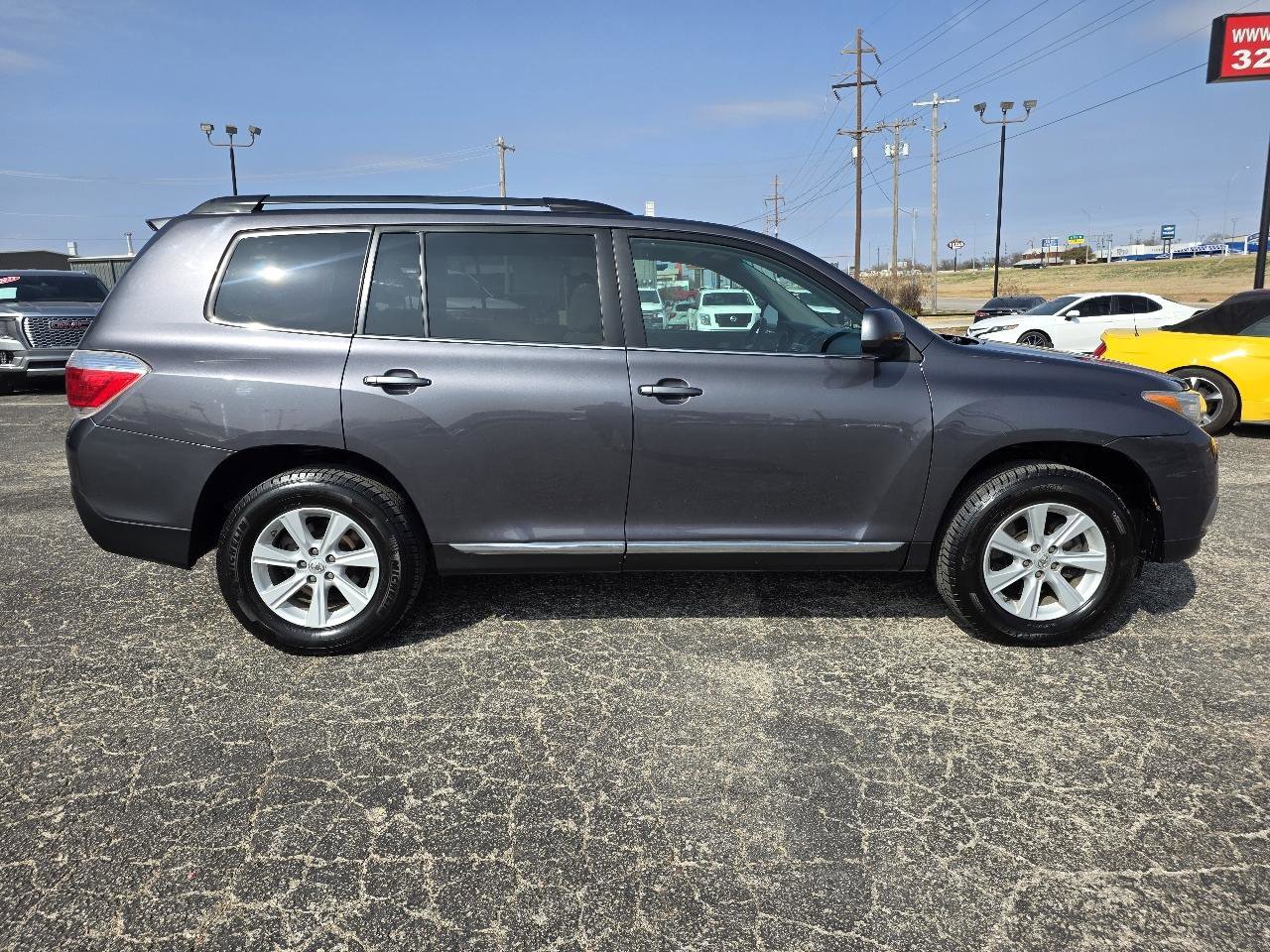 Used 2013 Toyota Highlander Plus image 8