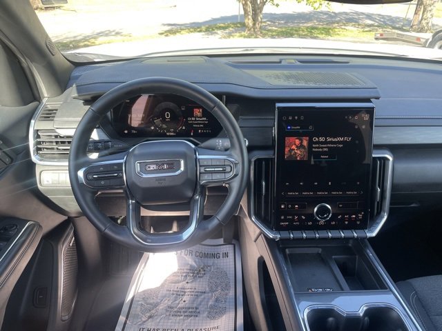 Used 2025 GMC Acadia Elevation image 17