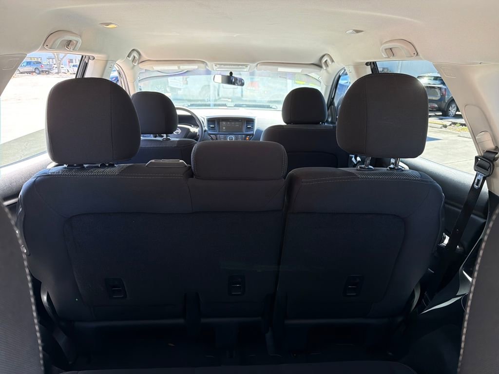 Used 2020 Nissan Pathfinder S image 32
