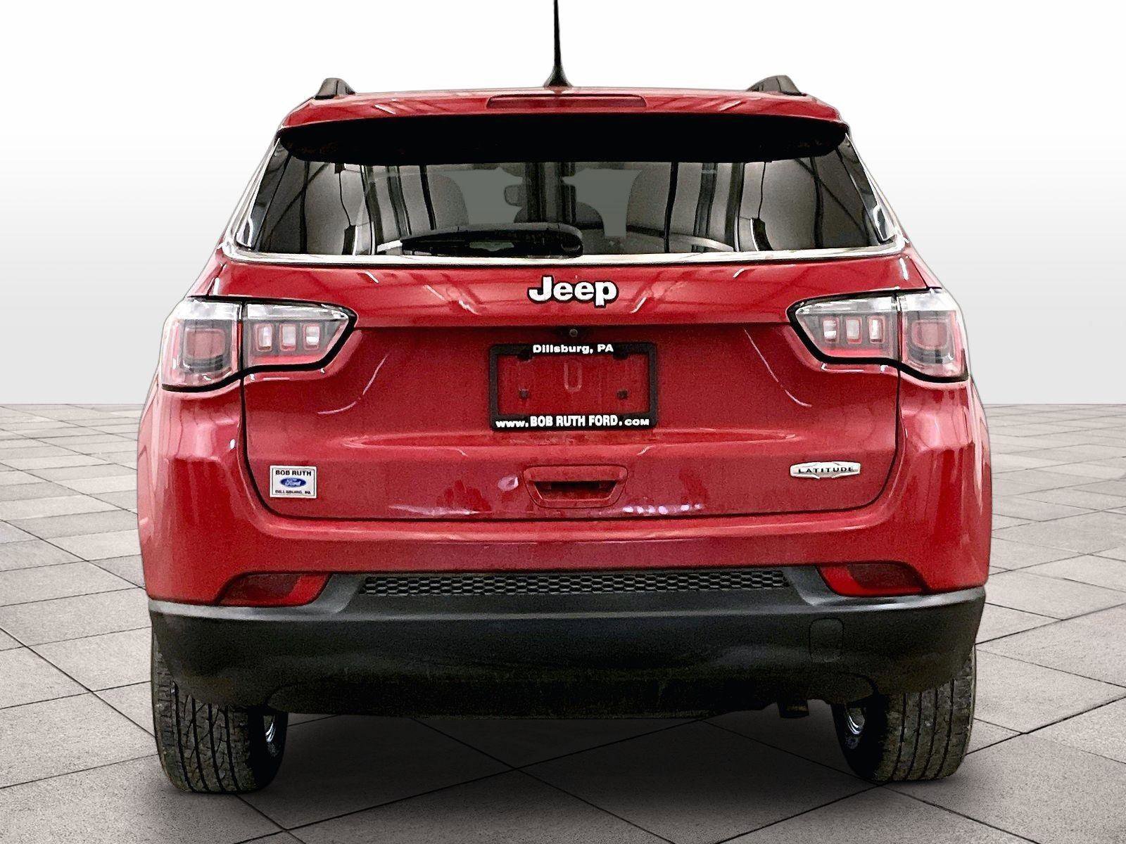 Used 2019 Jeep Compass Latitude w/ Popular Equipment Group FWD image 4