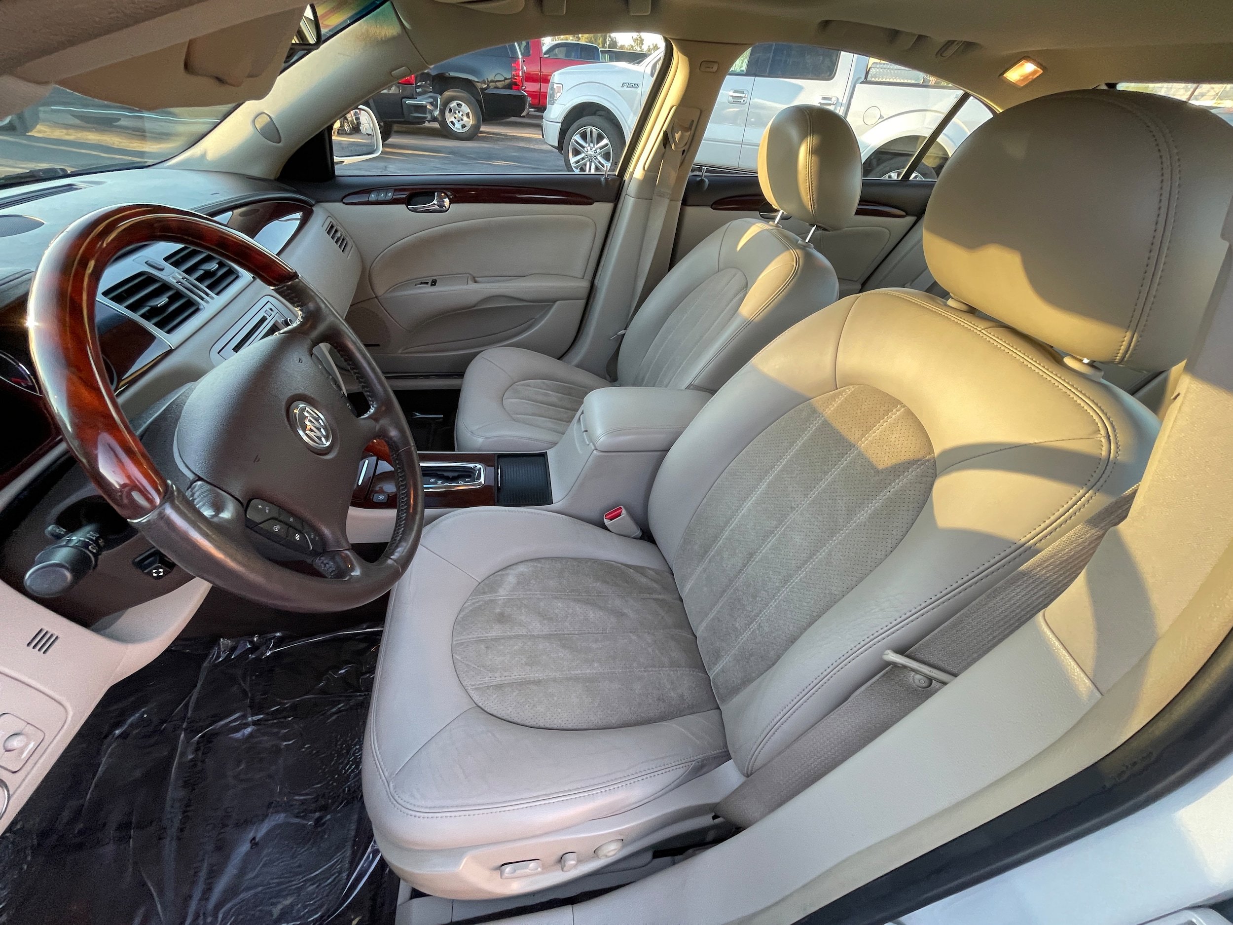 Used 2011 Buick Lucerne Super FWD image 17