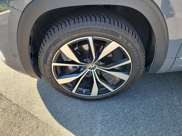 Used 2024 Volkswagen Atlas Cross Sport SEL Premium R-Line AWD/4WD image 6