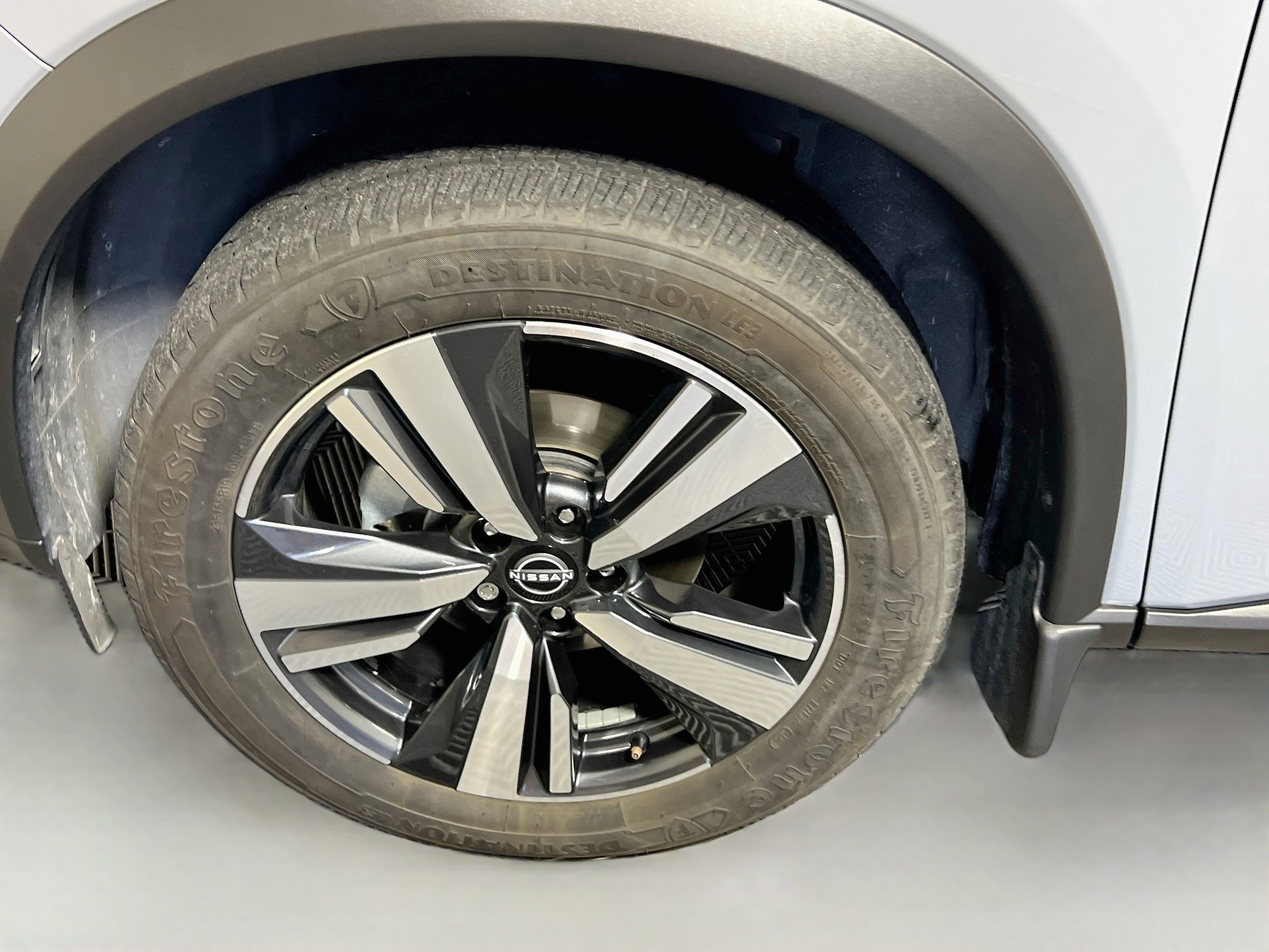 Used 2025 Nissan Rogue SL w/ SL Premium Package FWD image 13