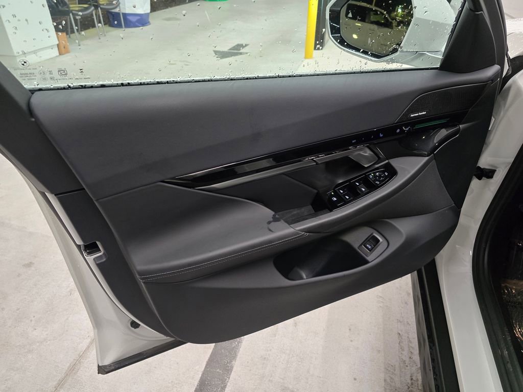 Used 2026 BMW 530i xDrive 530i xDrive image 14