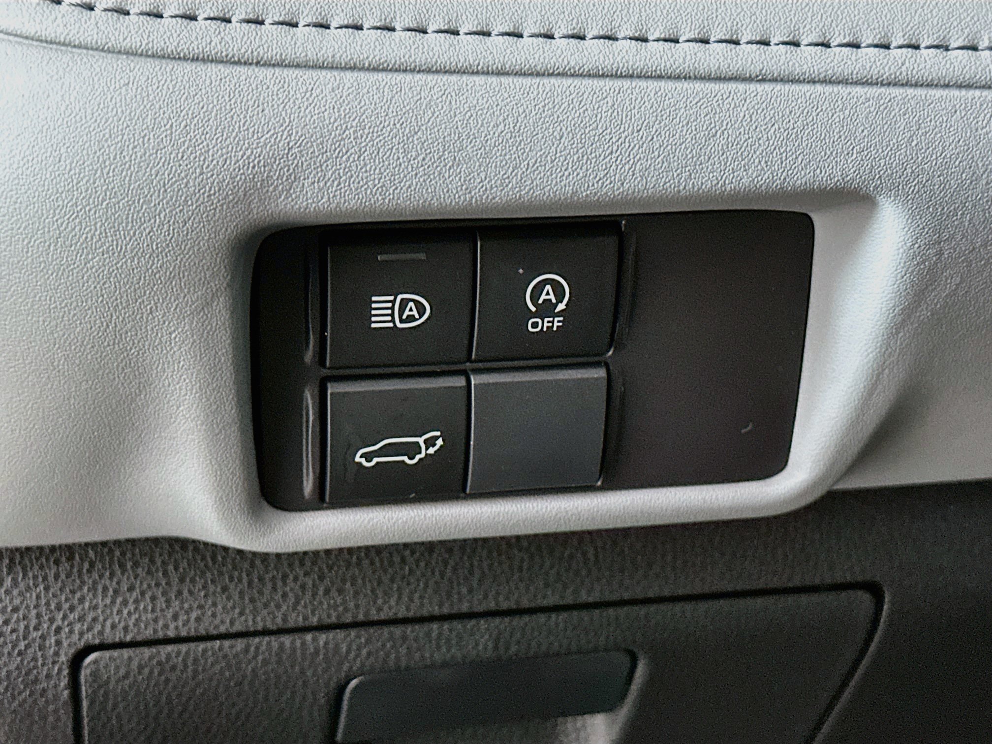 Used 2023 Toyota Highlander XLE FWD image 17