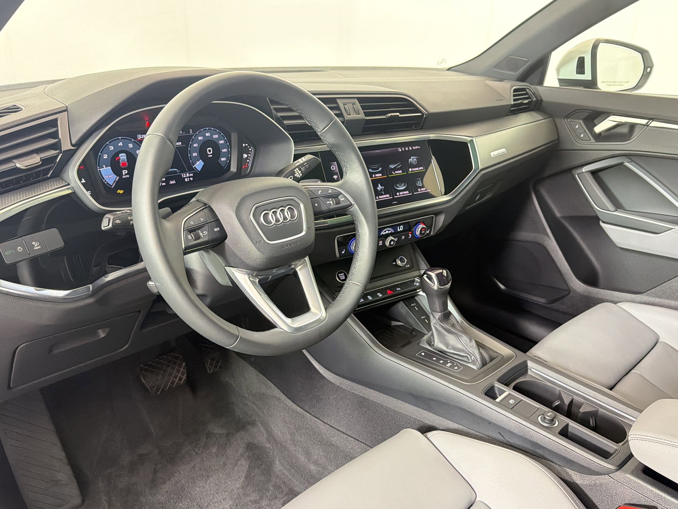 Certified 2025 Audi Q3 2.0T Premium w/ Convenience Package image 4