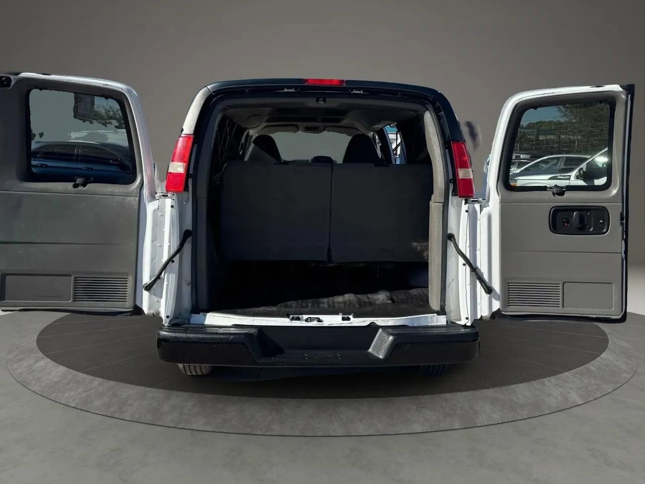 Used 2014 Chevrolet Express 2500 LS image 25