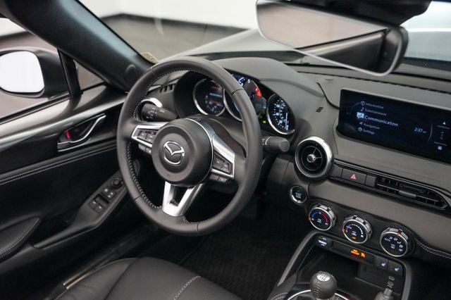 Used 2024 MAZDA MX-5 Miata RF Grand Touring w/ Weather Package RWD image 4