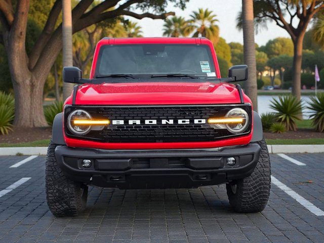 Used 2022 Ford Bronco Wildtrak image 3