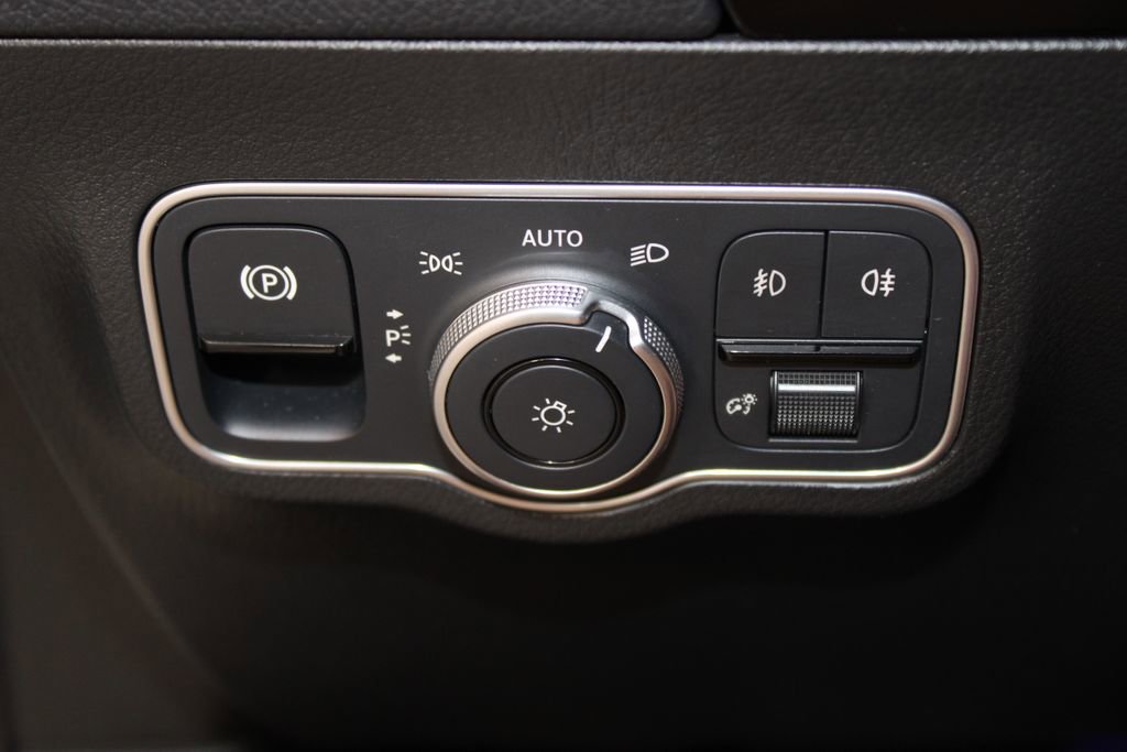 Used 2025 Mercedes-Benz GLA 250 image 39