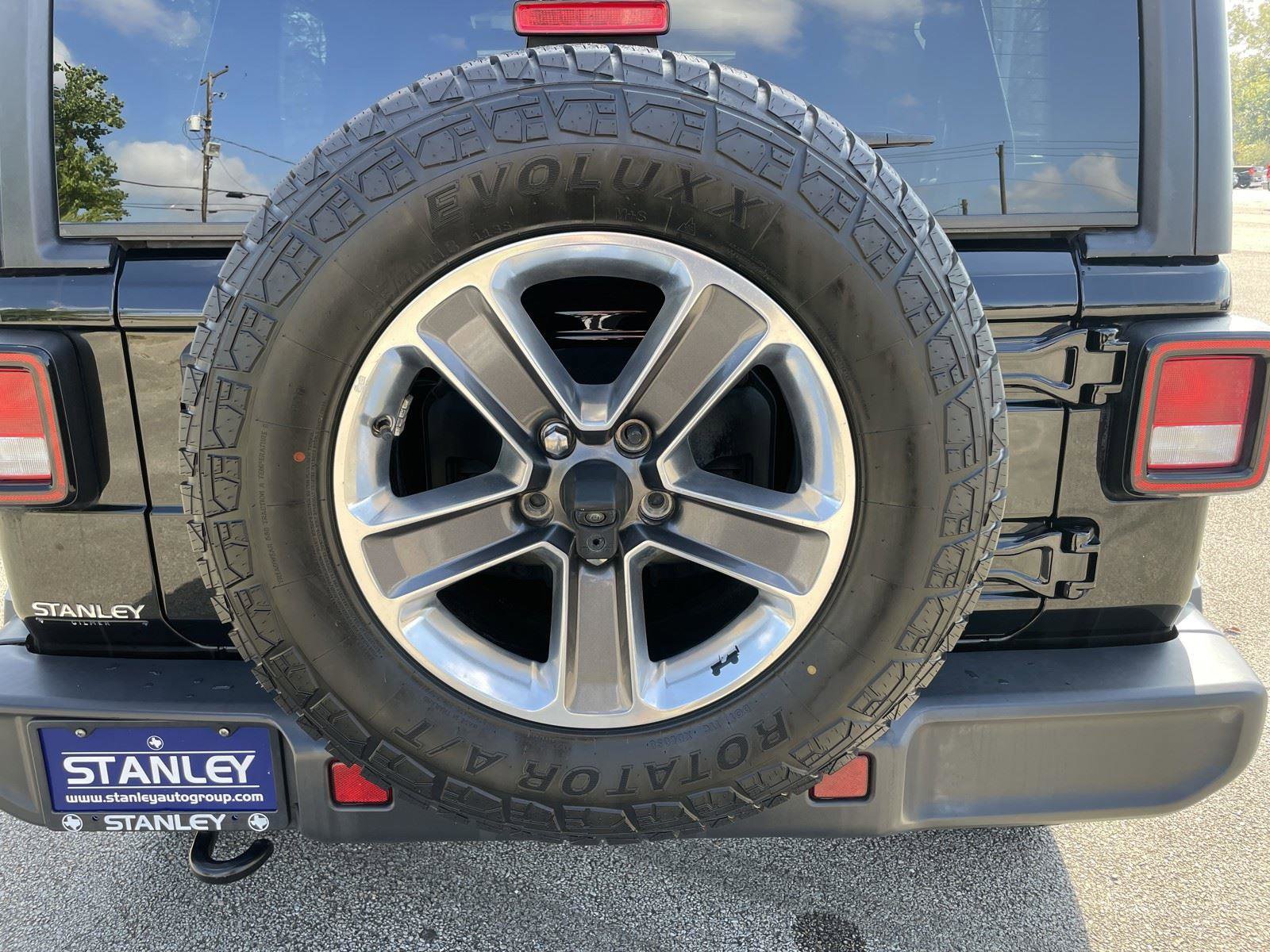 Used 2020 Jeep Wrangler Unlimited Sahara image 47