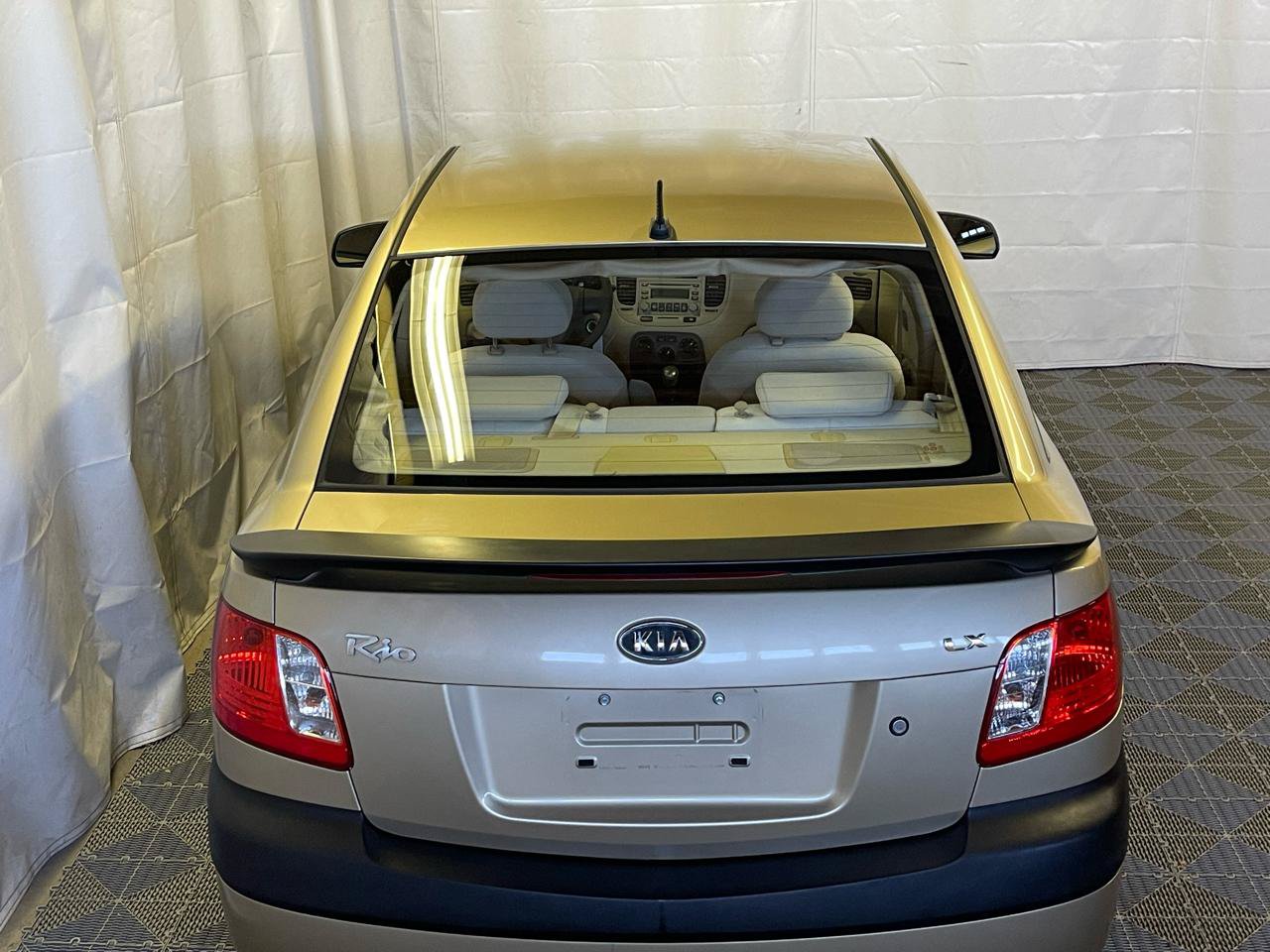 Used 2007 Kia Rio LX FWD image 11