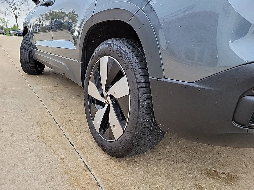 Used 2024 Volkswagen Taos S AWD/4WD image 17