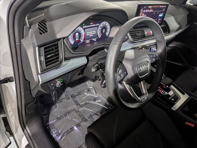 Certified 2025 Audi Q5 2.0T Premium Plus image 10
