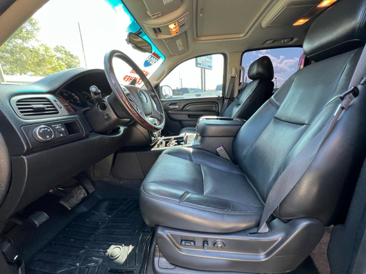 Used 2014 GMC Yukon XL Denali image 12