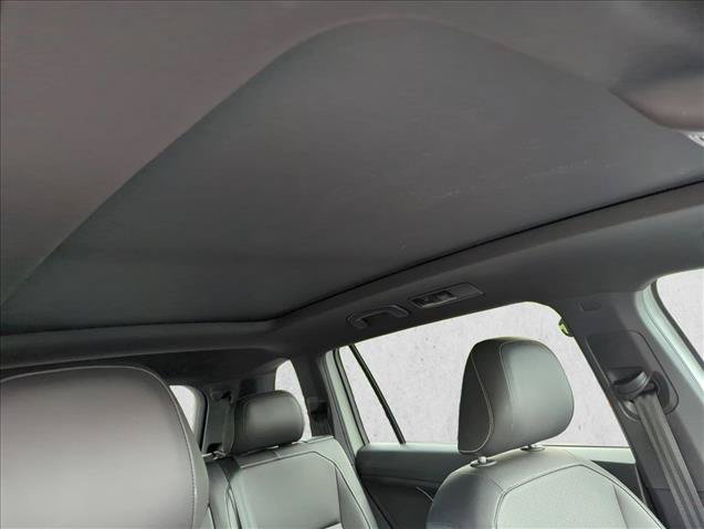 Certified 2023 Volkswagen Tiguan SE R-Line FWD image 25
