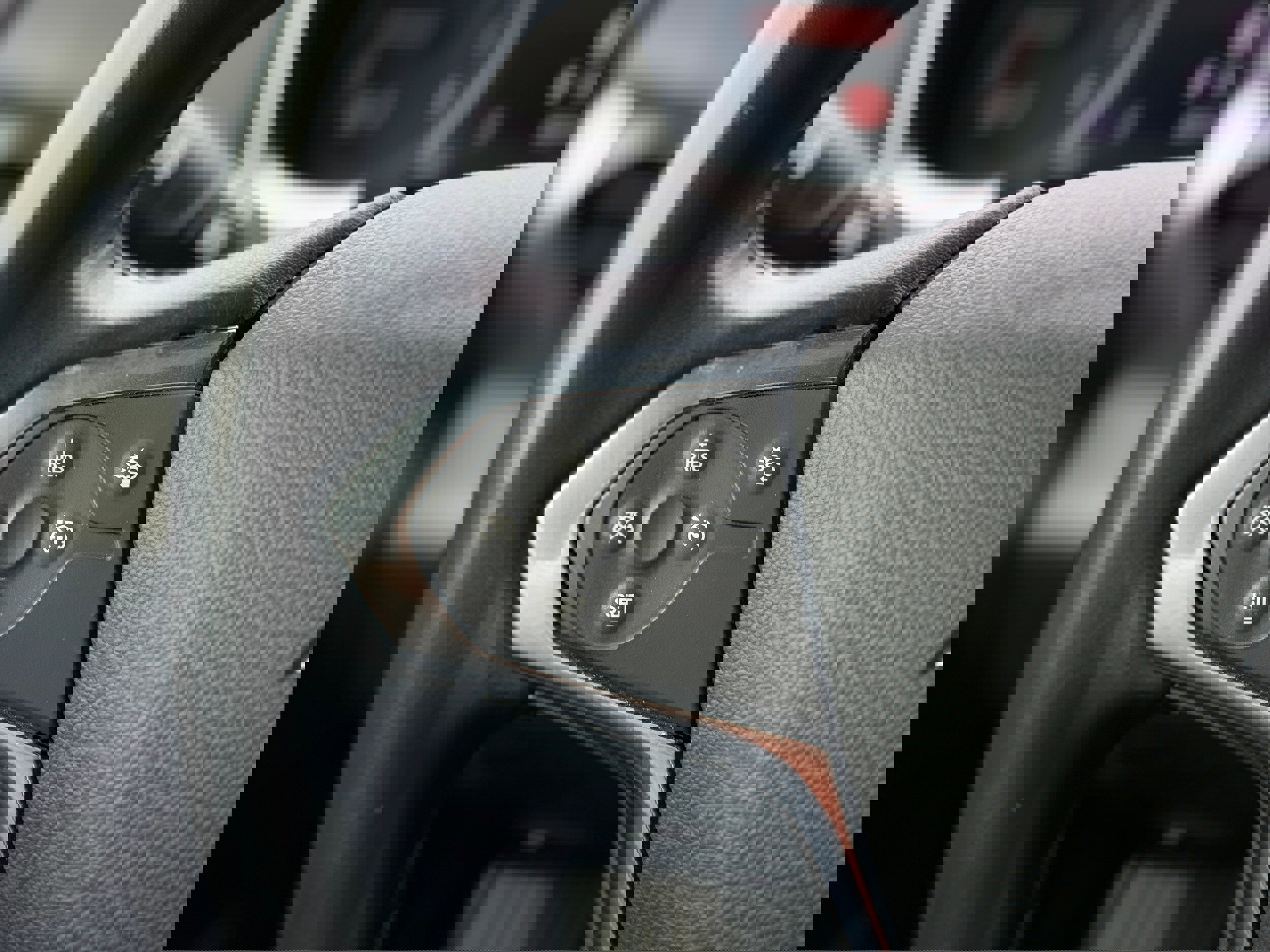 Used 2022 Chevrolet Traverse LT image 12