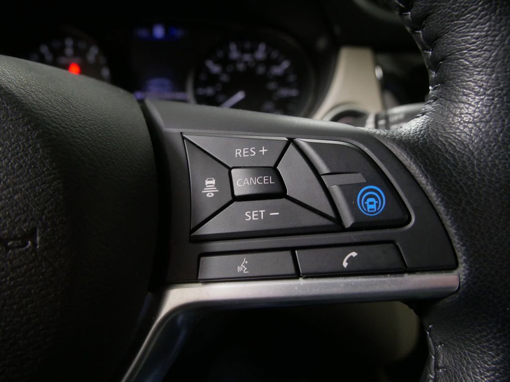 Used 2020 Nissan Rogue Sport SL w/ Premium Package image 24