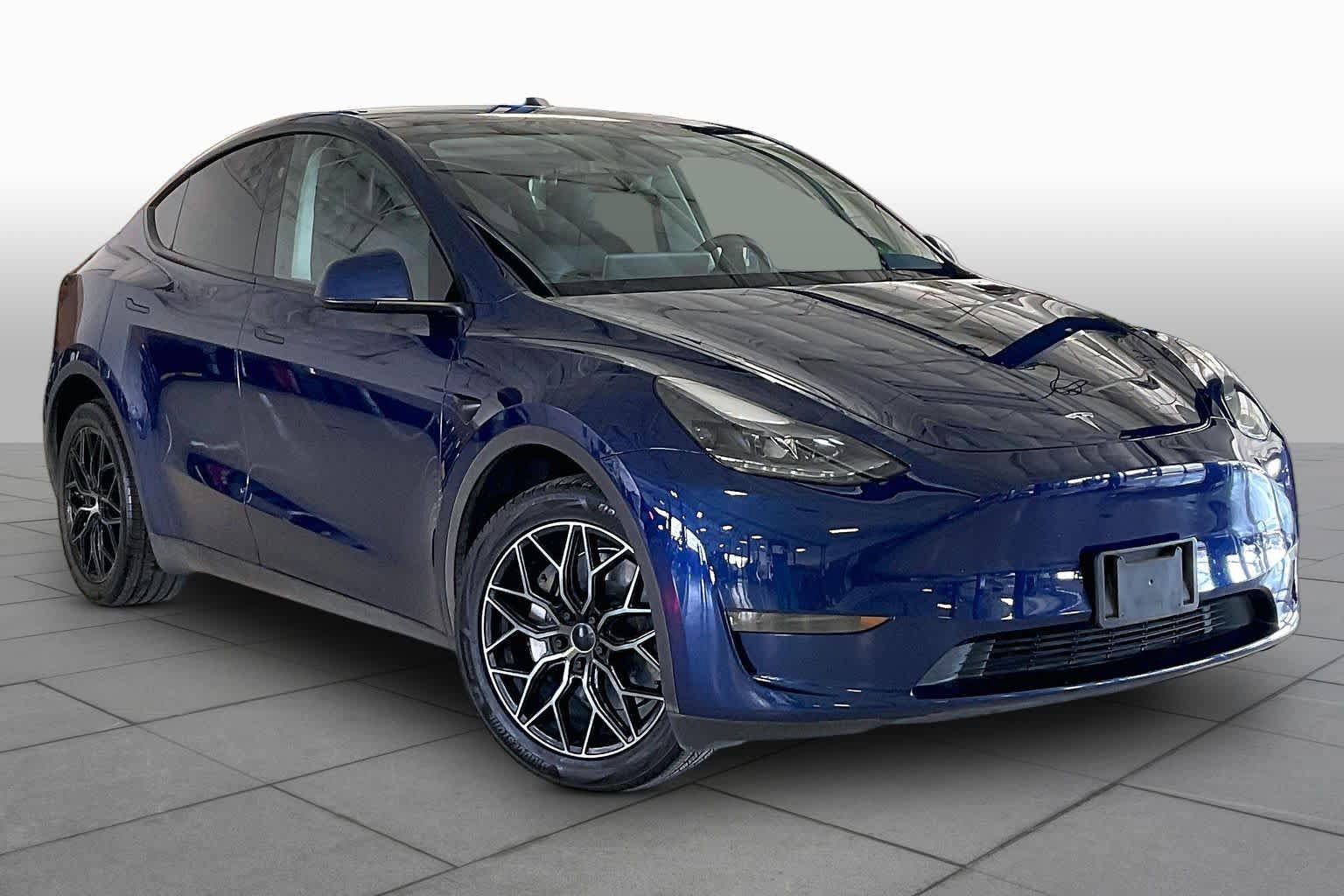 Used 2023 Tesla Model Y AWD image 2