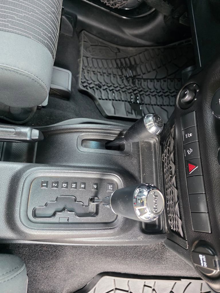 Used 2011 Jeep Wrangler Sport AWD/4WD image 15