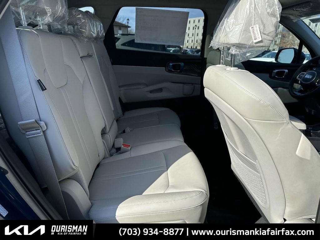 Certified 2025 Kia Sorento S w/ Panoramic Sunroof Package image 17