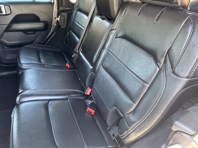 Used 2018 Jeep Wrangler Unlimited Sahara AWD/4WD image 13