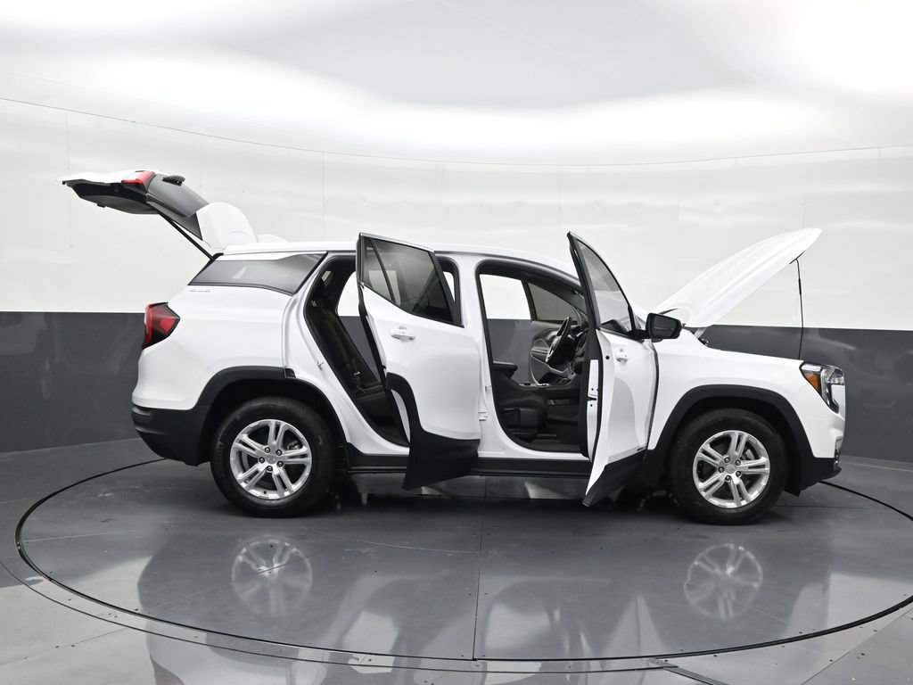 Used 2024 GMC Terrain SLE FWD image 30