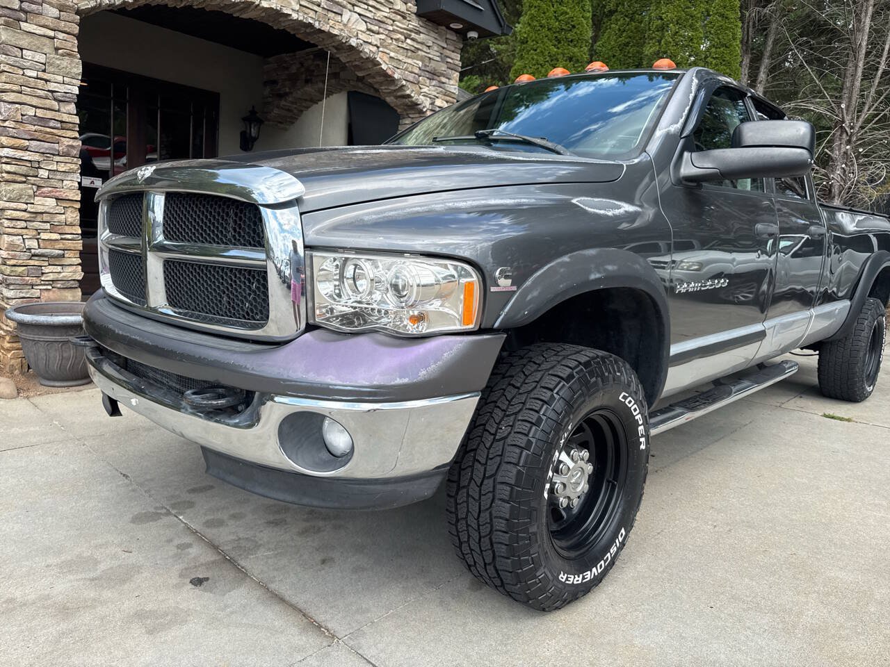 Used 2004 Dodge Ram 3500 Truck SLT w/ Trailer Tow Group AWD/4WD image 2