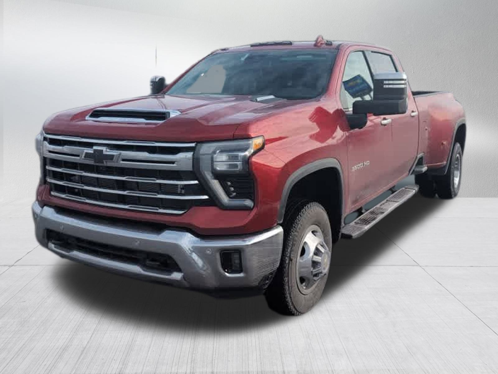 Used 2025 Chevrolet Silverado 3500 LTZ w/ LTZ Plus Package image 2