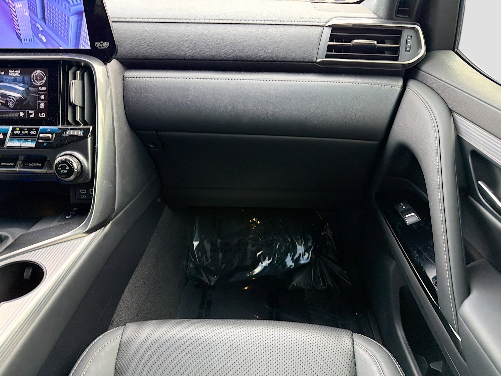 Used 2023 Lexus LX 600 F Sport w/ Accessory Package (A2) image 19