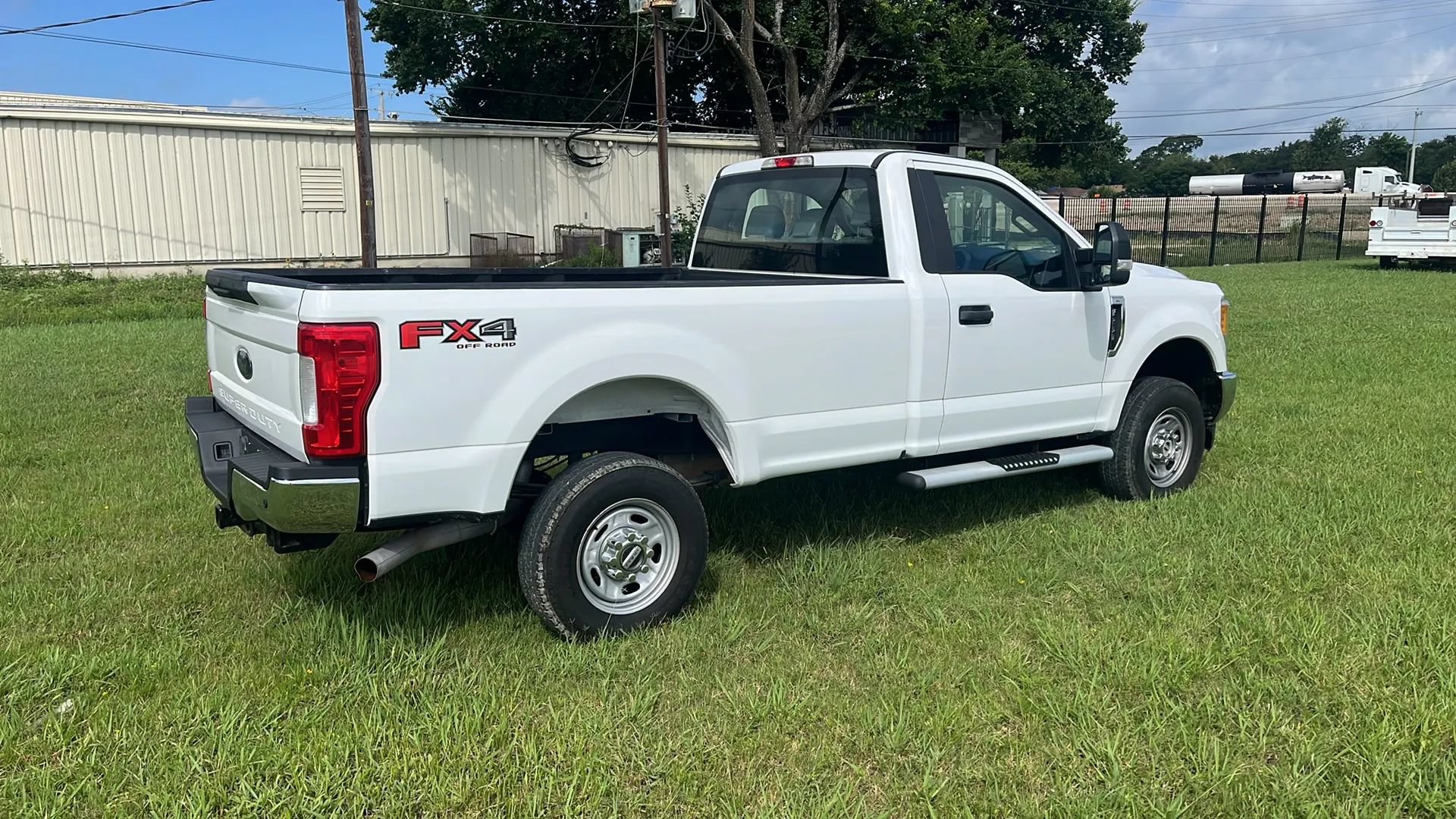 Used 2017 Ford F250 XL w/ Power Equipment Group AWD/4WD image 5
